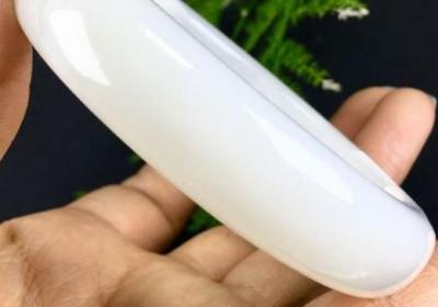 5000元能买到的优质翡翠手镯有哪些？