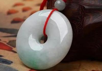 “翡翠晴水”与“蓝水”哪个更好？