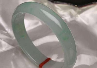 6000元买的翡翠观音吊坠品质如何？
