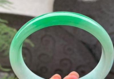 一般手链价格是多少？