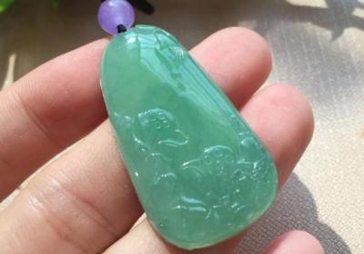 一个银手镯的价格是多少？