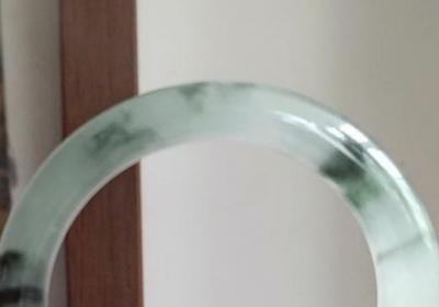 B款翡翠手镯可佩戴吗