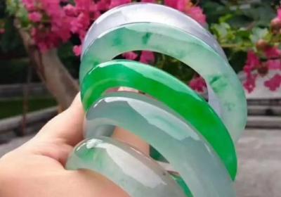 一天到晚佩戴耳钉会有什么不良影响？