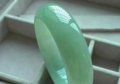 “Emerald”翡翠玉，一样的璀璨闪耀