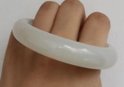A货翡翠的真假如何辨别？