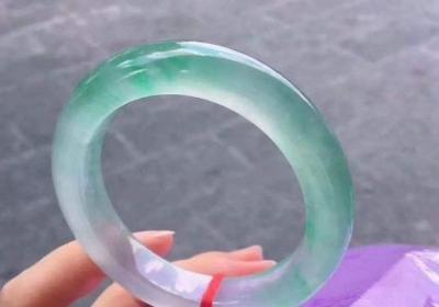 2万买翡翠？油青种重量值得信赖
