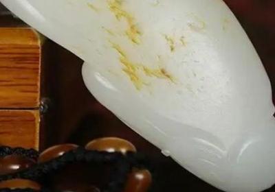 「蓝水翡翠」是否真的是翡翠？