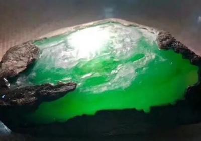 4D足金和田玉的价值是多少？