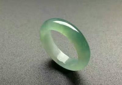 “翡翠白菜”珍品在台北故宫展出，价值连城