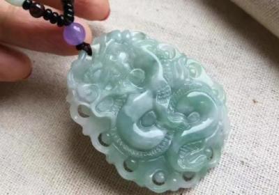 “棉遮盖”翡翠神秘迷人