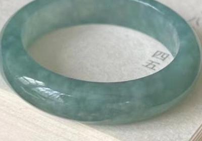 为什么戴白玛瑙手串会越来越不好看？