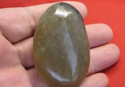 且末蓝色是什么颜色？