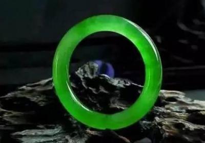 万科翡翠天骄：建筑之巅的王者