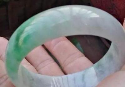 老翡翠的独特属性你必须知道