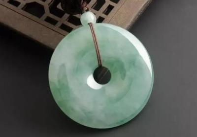 老坑翡翠手镯的特点介绍