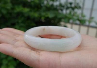 能否佩戴黑曜石，与生肖是否属马有关？