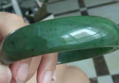 能否在河边捡到玉石？