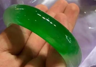 能用橄榄油清洁翡翠吗？