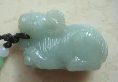 能否用翡翠制作印章？