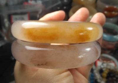 腾冲翡翠 VS 缅甸翡翠：何者更具特色？