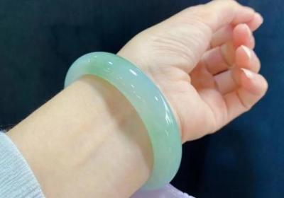 腾冲翡翠真假难辨？怎样辨别翡翠真假？