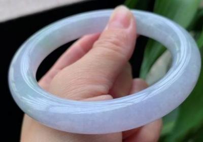能否用火烧处理鸡血石？