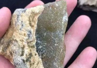 能戴透吗？糯种翡翠的穿透性探究