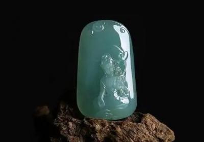 蓝珀项链价格是多少？