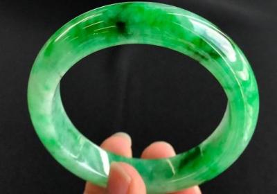 蓝田玉与翡翠的区别分析