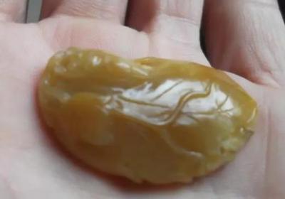 荧光翡翠的惊艳之美