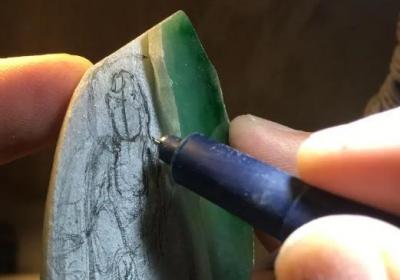 苹果绿翡翠戒指售价是多少？