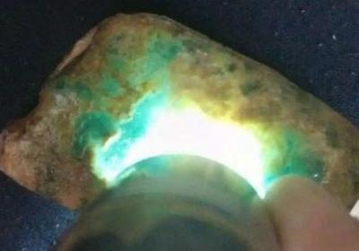 药珀手串价格昂贵吗？