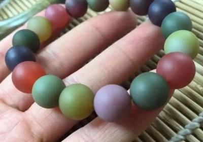 葫芦与田玉吊坠的寓意：吉祥如意
