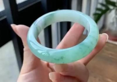 莫西沙翡翠价格高吗？