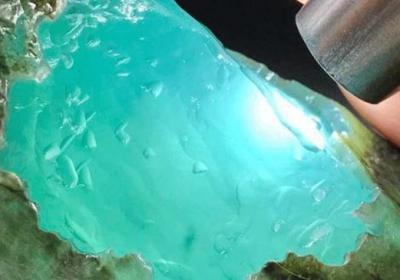 莫西沙翡翠手镯的特色是什么？