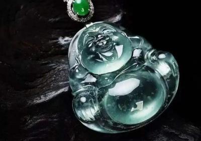 蒙古出产独特的翡翠宝石