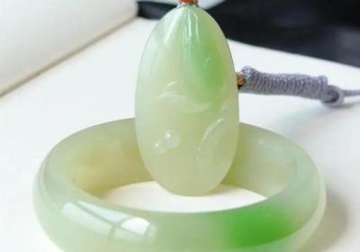 藏银手镯价钱多少钱？