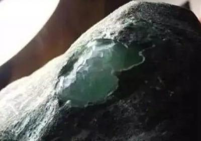 蜜蜡吊坠多少钱？