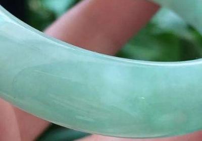 蓝花翡翠手镯：品质如何？