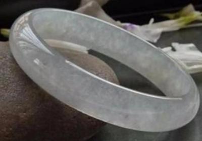蔷薇辉石简介：了解这种宝石的魅力
