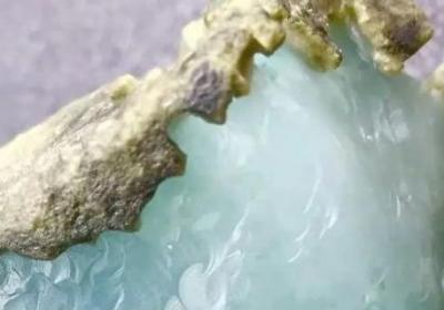 蔷薇辉石是否属于玉石类？