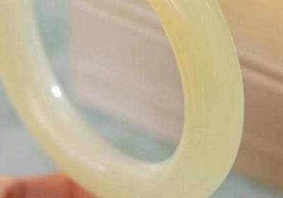 蓝宝石价格：一克拉多少钱