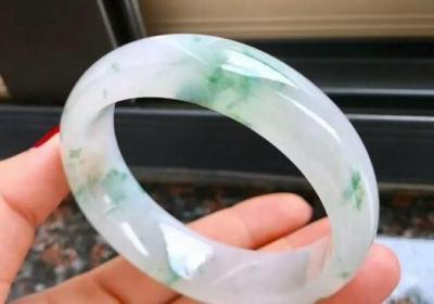 蔷薇辉石价格昂贵吗？