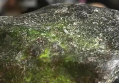 蜜蜡手串的原石是否有价值？
