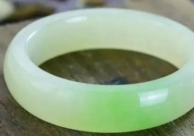 蓝水翡翠玻璃品种价格