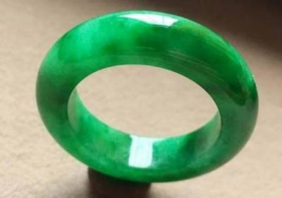 菜百金手镯克价多少？