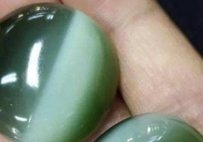 蓝色翡翠价格高吗？