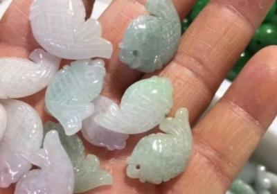 许多钞票的价格顶级翡翠手镯的指导价
