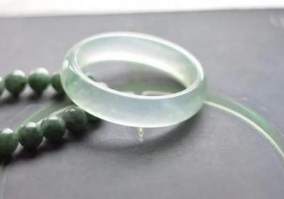 解析黄翡翠的特征